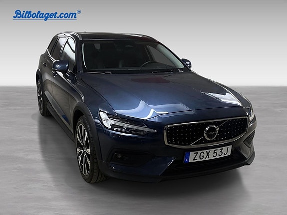 Volvo V60 Cross Country 3 of 5