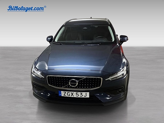 Volvo V60 Cross Country 2 of 5