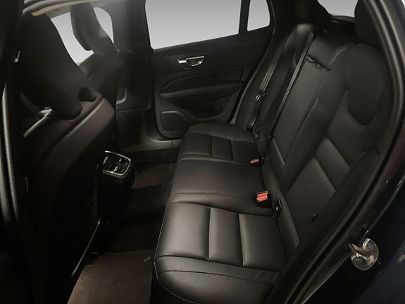 Volvo V60 Cross Country 10 of 13