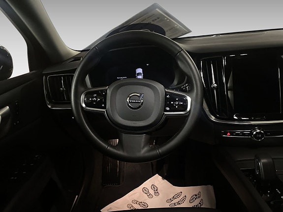 Volvo V60 Cross Country 12 of 13