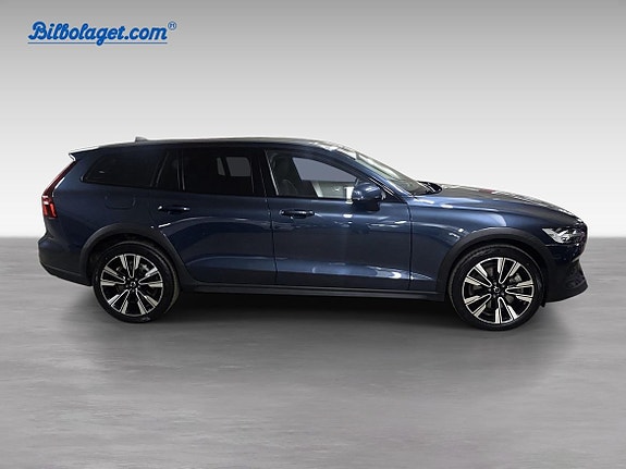 Volvo V60 Cross Country 4 of 5