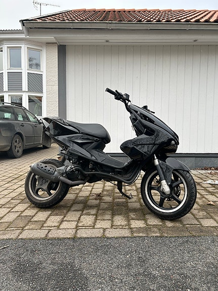 Yamaha Aerox 2 of 5