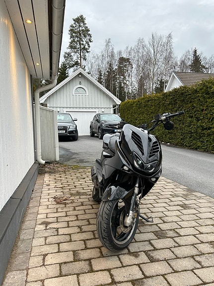 Yamaha Aerox 4 of 5