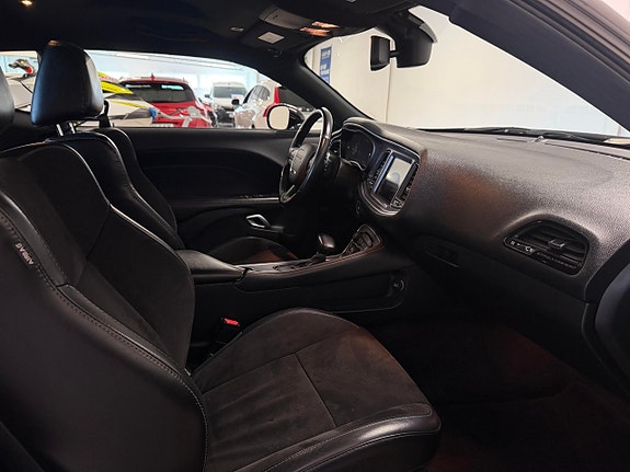 Dodge Challenger 7 of 15