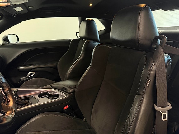 Dodge Challenger 9 of 15