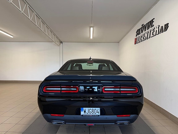 Dodge Challenger 4 of 15