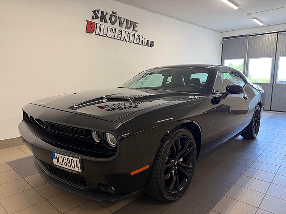 Dodge Challenger 2 of 15