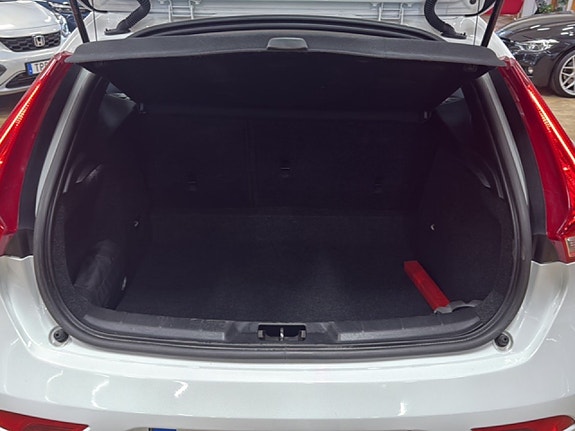Volvo V40 14 of 21