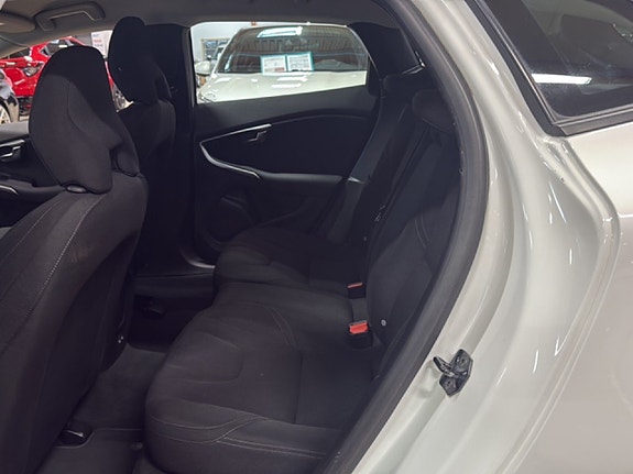 Volvo V40 9 of 21