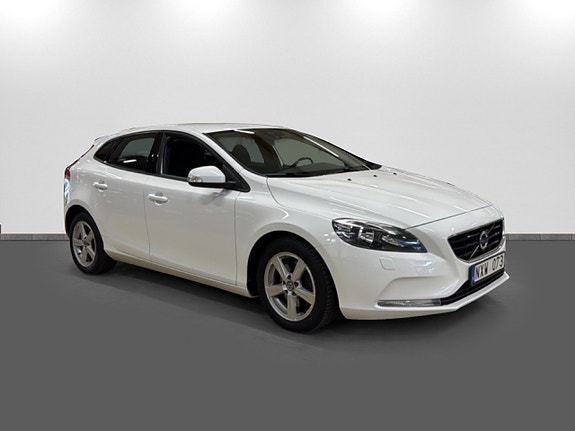 Volvo V40 3 of 21