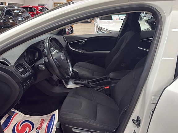 Volvo V40 8 of 21