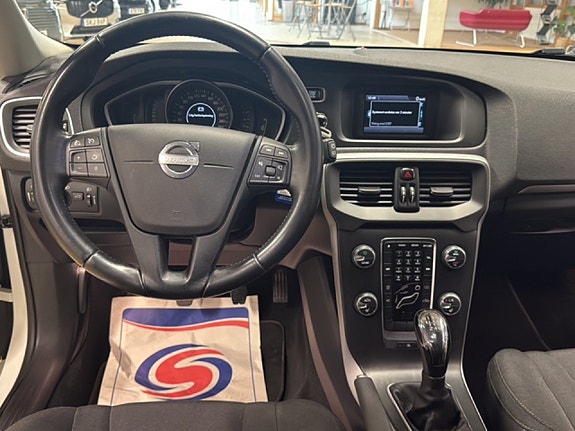 Volvo V40 7 of 21