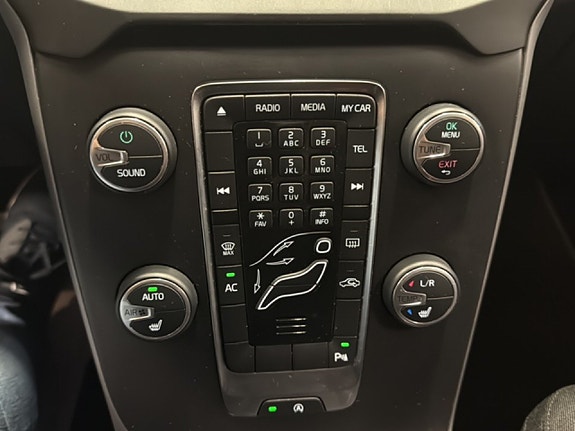 Volvo V40 13 of 21