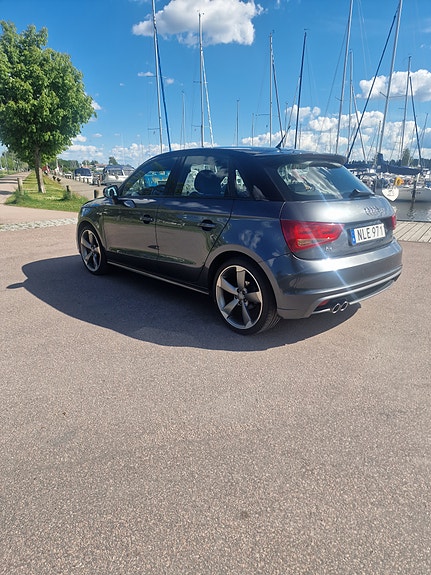 Audi A1 2 of 5