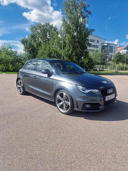 Audi A1 3 of 5