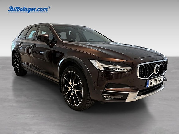Volvo V90 Cross Country 3 of 5