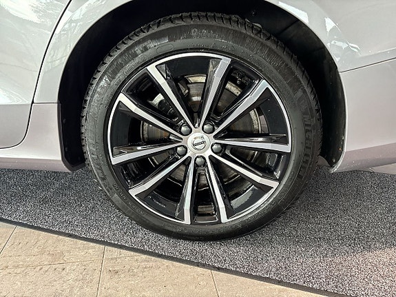 Volvo V60 11 of 13