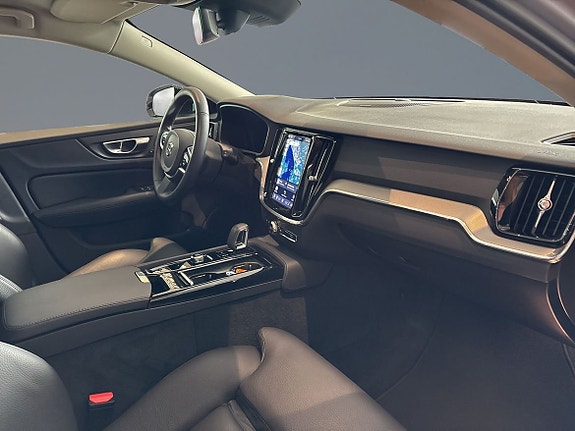 Volvo V60 7 of 13