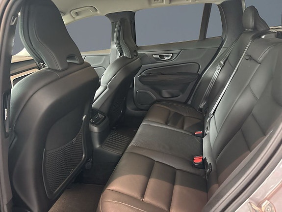 Volvo V60 8 of 13