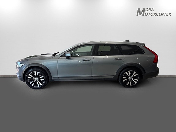 Volvo V90 Cross Country 4 of 5