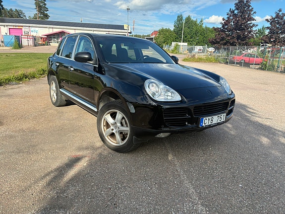 Porsche Cayenne S 3 of 11