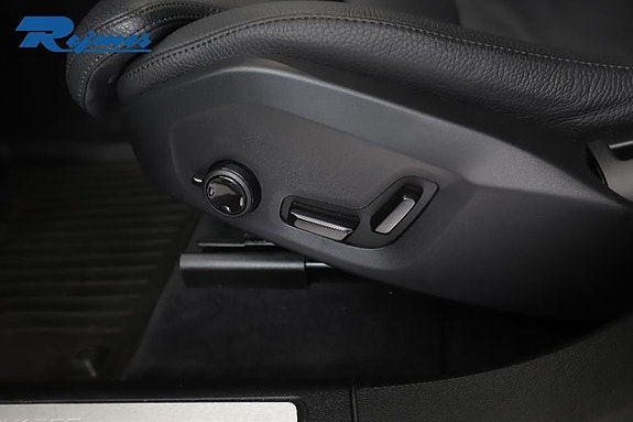 Volvo XC60 6 of 30