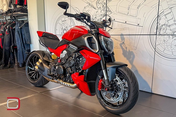 Ducati Diavel V4 2 of 6