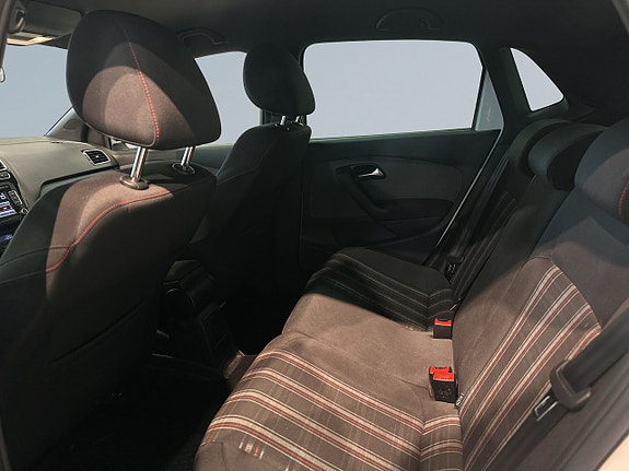 Volkswagen Polo 13 of 18