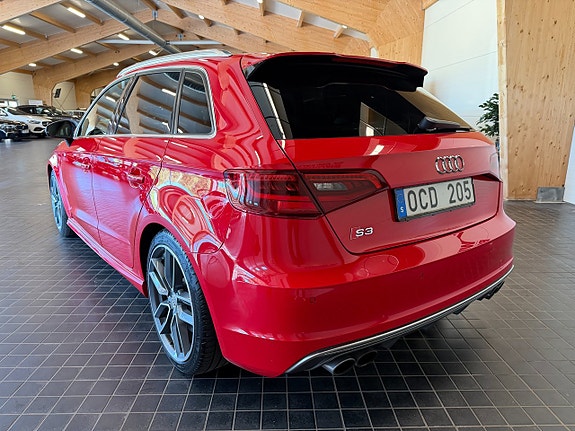 Audi S3 4 of 5
