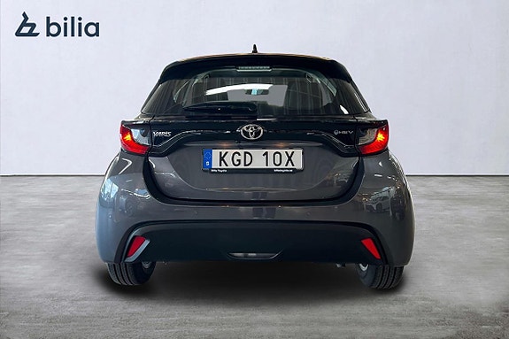 Toyota Yaris 4 of 5