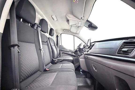 Ford Transit Custom 15 of 29