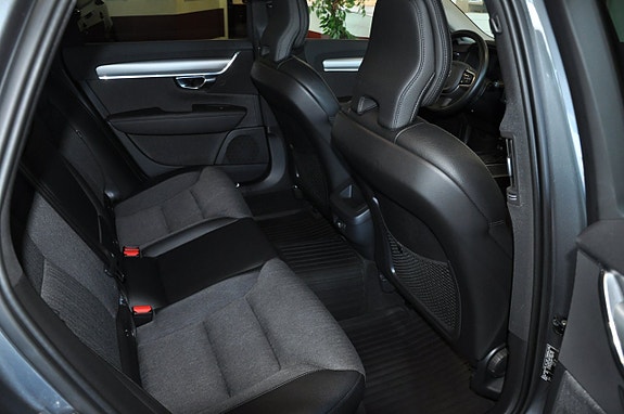 Volvo V90 10 of 14