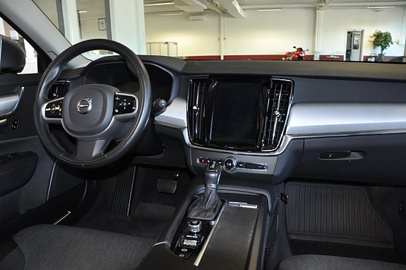 Volvo V90 8 of 14