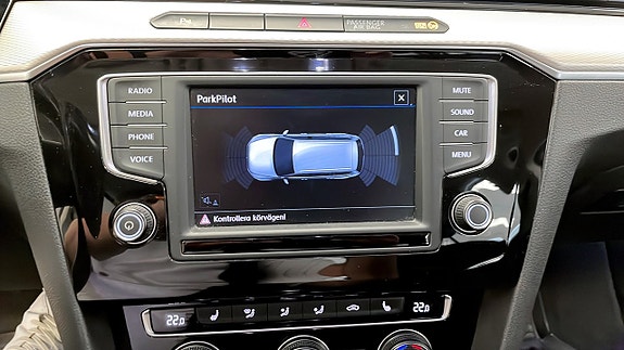 Volkswagen Passat Alltrack 9 of 13