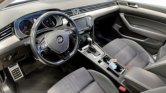 Volkswagen Passat Alltrack 7 of 13