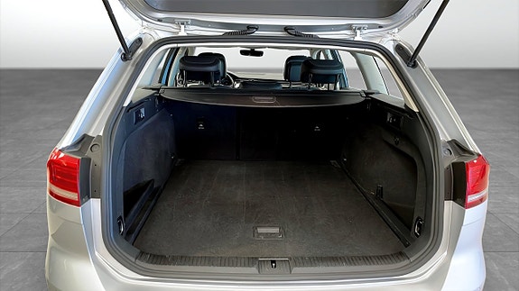 Volkswagen Passat Alltrack 13 of 13