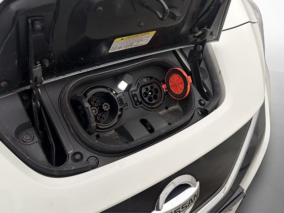 Nissan Leaf 23 of 30