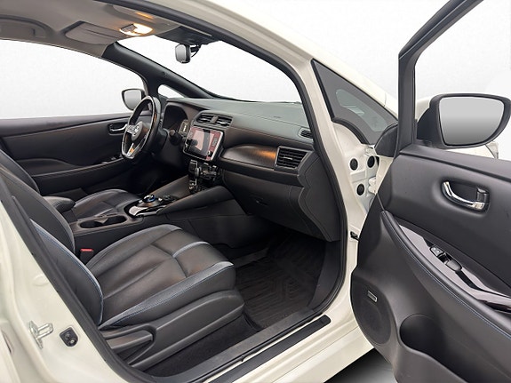 Nissan Leaf 14 of 30