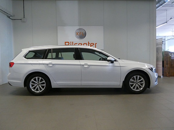 Volkswagen Passat 5 of 26