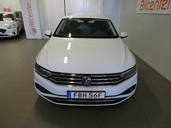 Volkswagen Passat 11 of 26