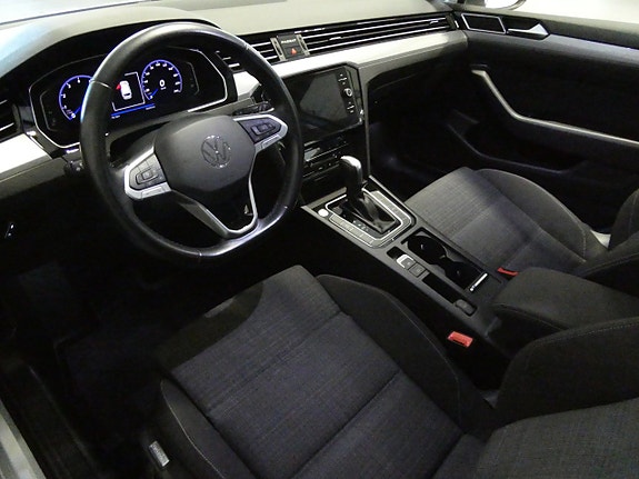 Volkswagen Passat 12 of 26