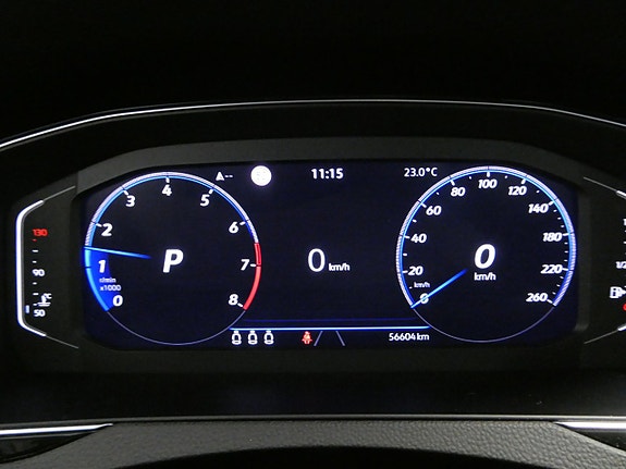Volkswagen Passat 16 of 26