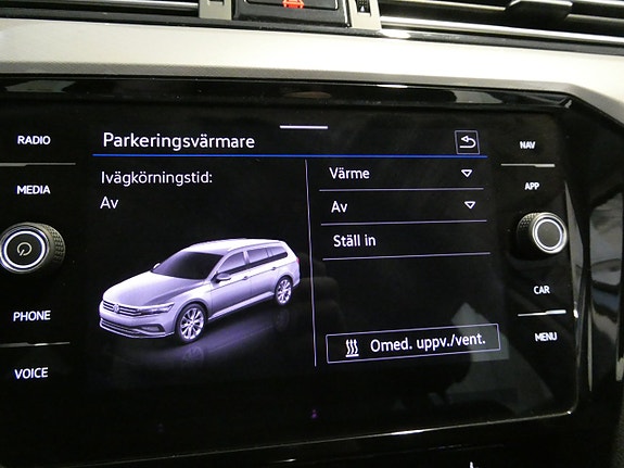 Volkswagen Passat 20 of 26