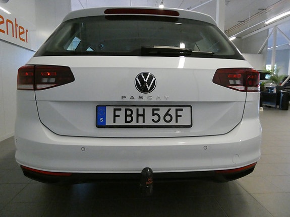 Volkswagen Passat 7 of 26