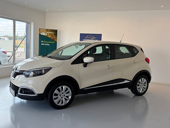 Renault Captur 2 of 5
