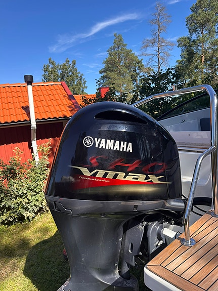 Yamarin 63 DC med VMAX 150 & ZipWake 8 of 9