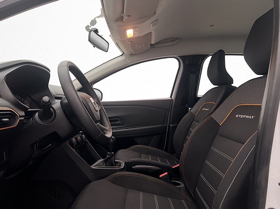 Dacia Sandero 12 of 29
