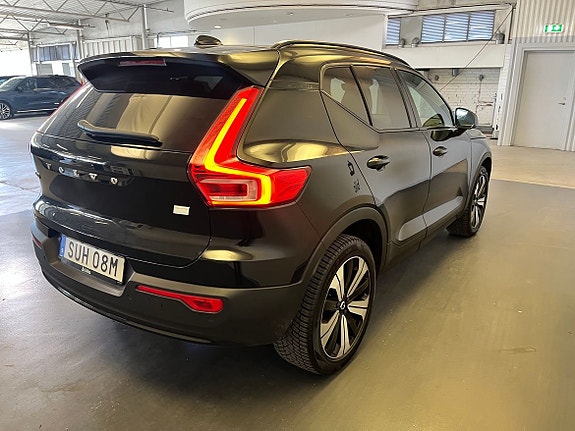 Volvo XC40 5 of 13