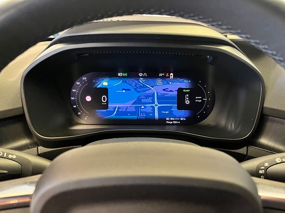 Volvo XC40 13 of 13