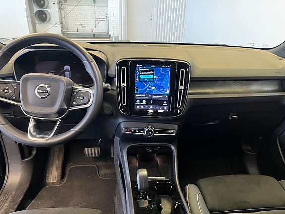 Volvo XC40 11 of 13